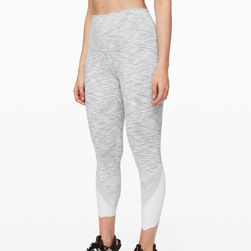 Lululemon Leggings Sz 8 Wunder Under Scalloped Hem High-Rise Crop 23"